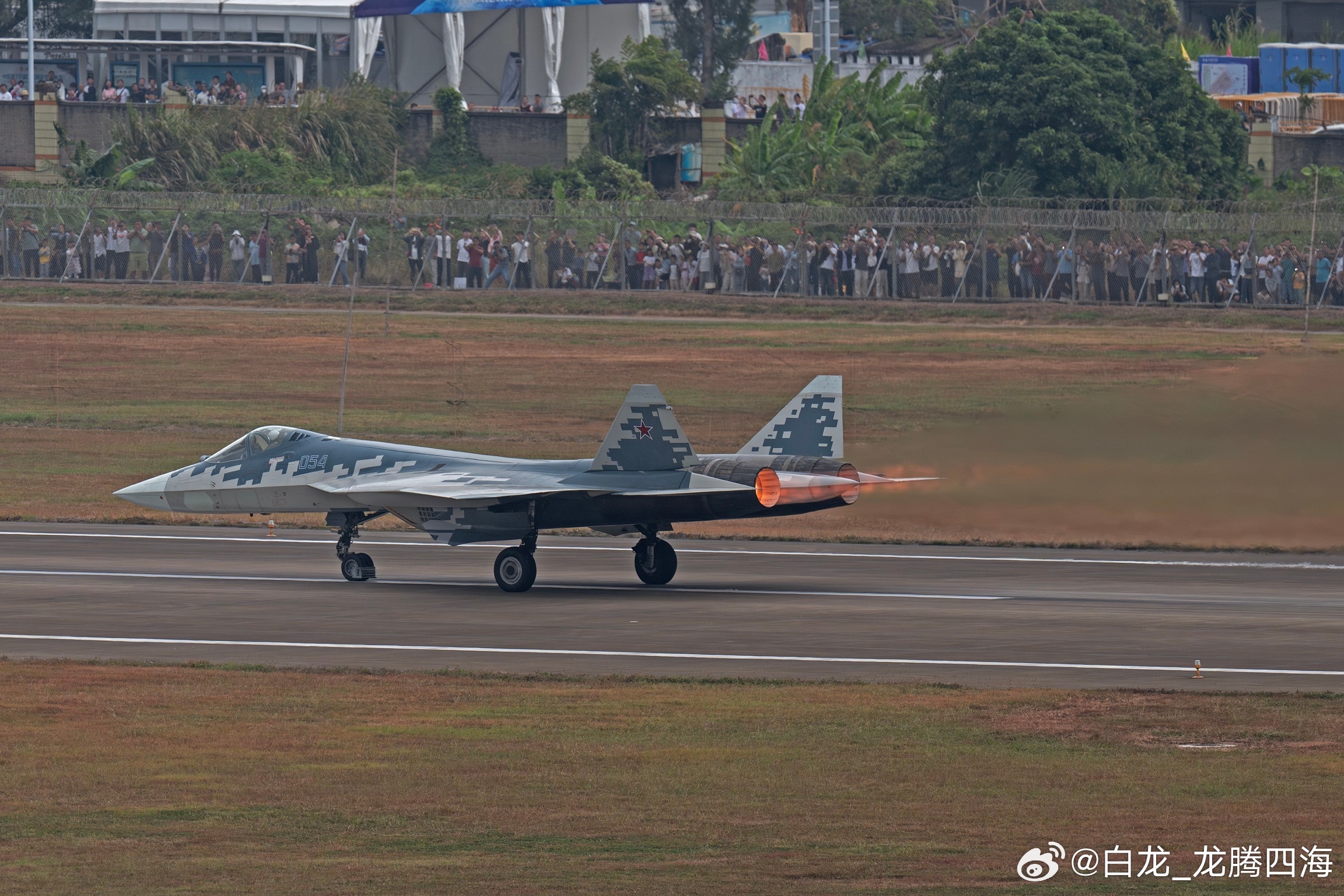 全球航空技术璀璨盛宴，最新航展精彩呈现